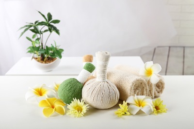 ハーブボールセラピー施術のご案内