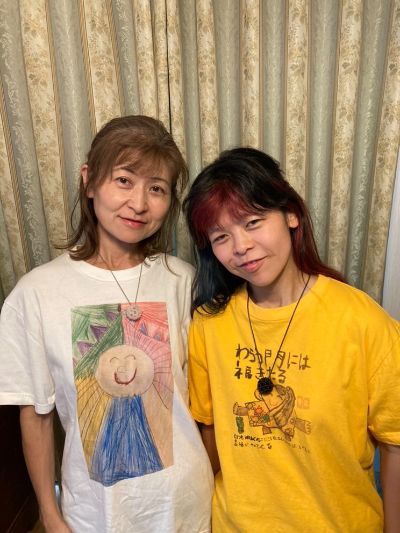 桃瑛MOE&よっしー☺️　☆グッズ販売、アロマハンドマッサージ、手話ダンス