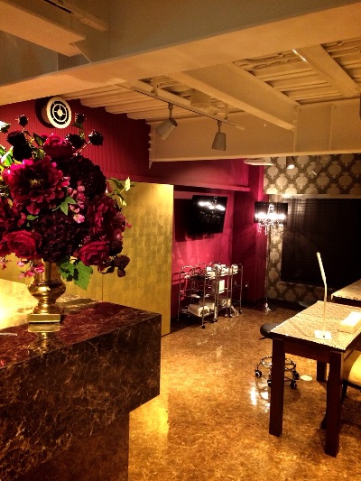 LUXURY梅田店