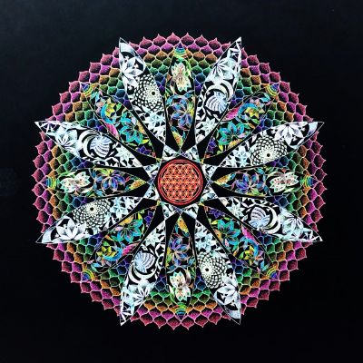 宙を奏でる点描曼荼羅画