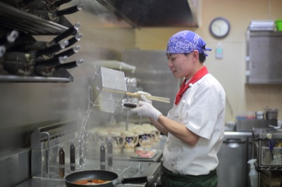 キッチンスタッフ／正社員