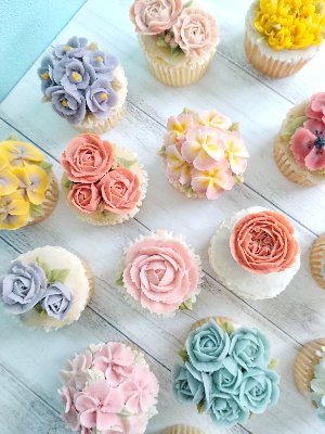 基礎から学べる　あんフラワーカップケーキベーシッククラス