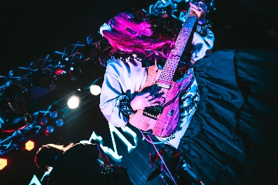 YOUNG GUITAR様のWEB記事