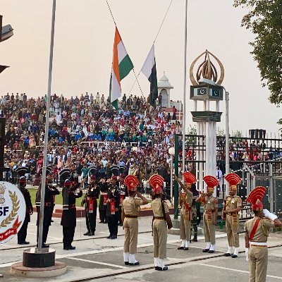 8月15日。インドの独立記念日と日本の終戦記念日が同じ日なのは偶然ではない。インド・パキスタン分離独立を巡って。我がインド家族の物語なども。