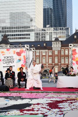 東京を花絵の都に… 中村橋吾、「TOKYO FLOWER CARPET 2025」で創作歌舞伎を披露:中日スポーツ・東京中日スポーツ
