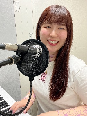 ＼ボイストレーナーとしても活動中！／