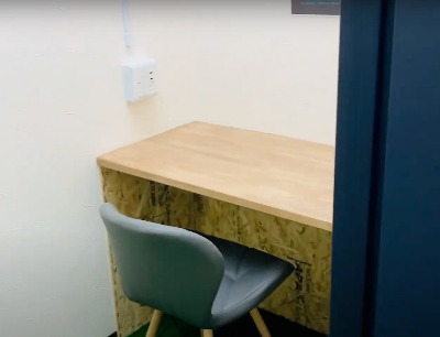 大阪 京橋北店：1名専用個室ブース