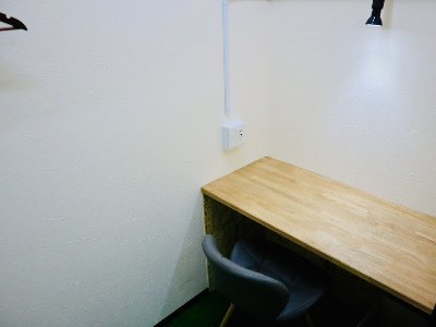 大阪 太子橋店：1名専用個室ブース