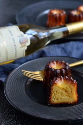 企業実績｜株式会社HOKUTO  corporation 貴腐ワインカヌレ リーフレット撮影・スタイリング