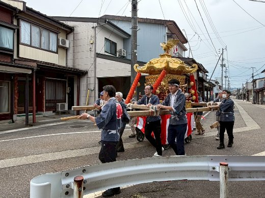 直江八幡宮の春祭り